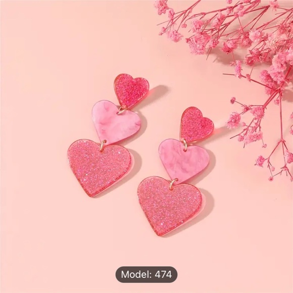 Mother’s Day triple heart pink tones acrylic drop earrings for women NWT - Picture 5 of 7